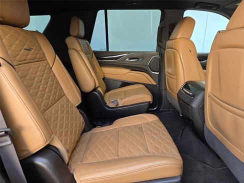 Used 2022 Cadillac Escalade Sport AWD/4WD image 30
