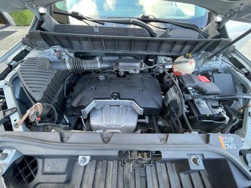 Used 2019 GMC Acadia SLE FWD image 18