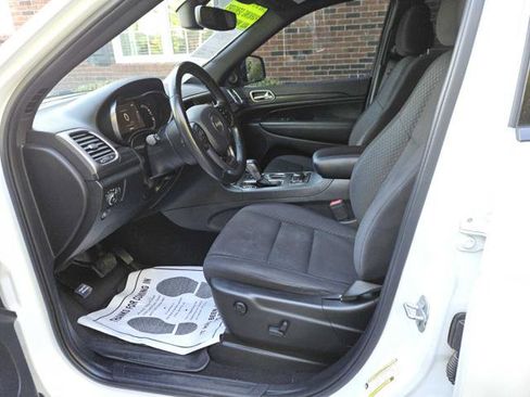 Used 2020 Jeep Grand Cherokee Laredo image 15