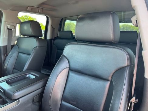 Used 2018 GMC Sierra 2500 SLE w/ SLE Preferred Package AWD/4WD image 15