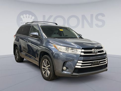 Used 2017 Toyota Highlander XLE image 7