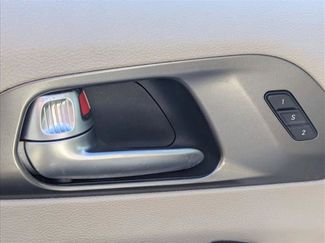 Used 2018 Chrysler Pacifica Limited video 3