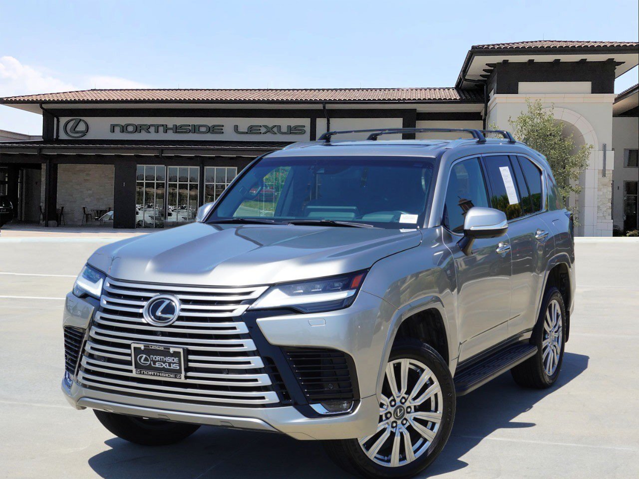 Used 2022 Lexus LX 600 4WD w/ Accessory Package (Z1) image 1