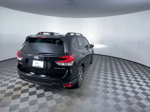 Used 2023 Subaru Forester Premium image 8