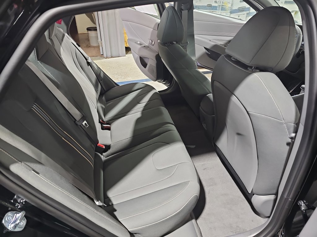 New 2026 Hyundai Elantra SEL FWD image 11
