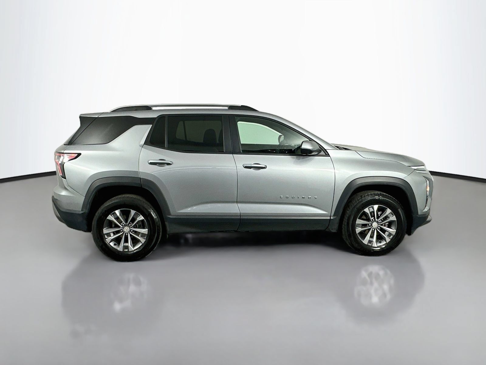Used 2025 Chevrolet Equinox LT w/ Convenience Package II AWD/4WD image 9