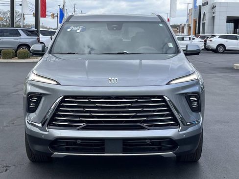 Certified 2025 Buick Enclave Preferred w/ Super Cruise Package image 2