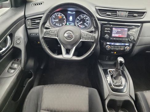 Used 2017 Nissan Rogue SV FWD image 21