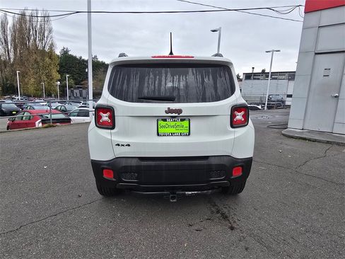 Used 2016 Jeep Renegade 75th Anniversary image 6