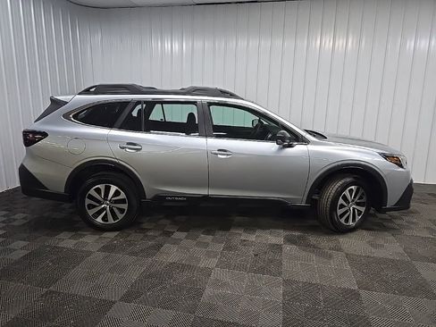 Used 2021 Subaru Outback 2.5i image 2