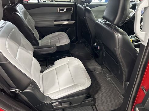 Used 2021 Ford Explorer XLT w/ Equipment Group 202A image 40