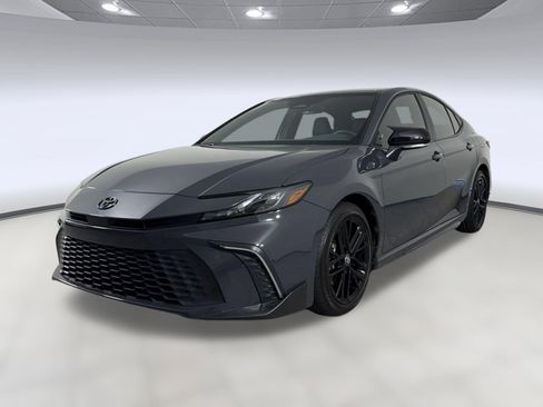 Used 2026 Toyota Camry SE w/ Multimedia Upgrade Package FWD image 1