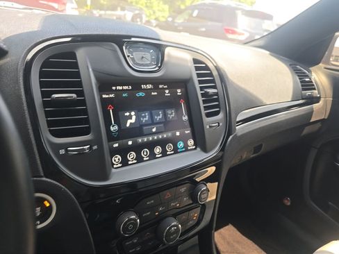 Used 2017 Chrysler 300 S w/ Safetytec Plus Group RWD image 7