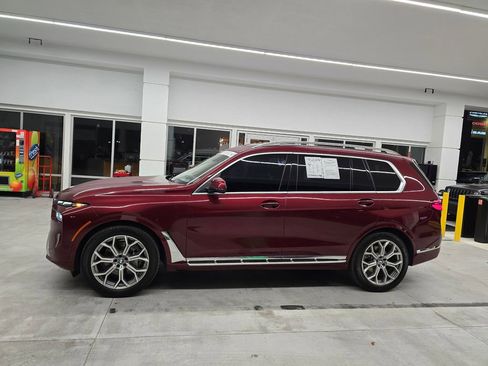 Used 2025 BMW X7 xDrive40i image 3
