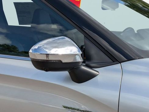 New 2025 Mitsubishi Outlander SEL image 12