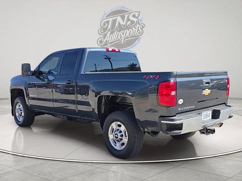 Used 2019 Chevrolet Silverado 2500 W/T AWD/4WD image 4