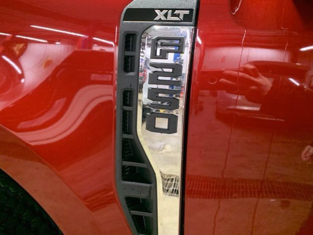 New 2026 Ford F250 XLT w/ FX4 Off-Road Package AWD/4WD image 16