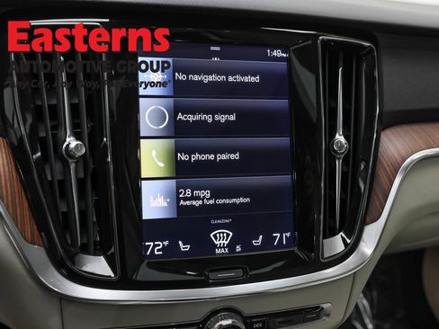 Used 2022 Volvo S60 B5 Momentum image 18