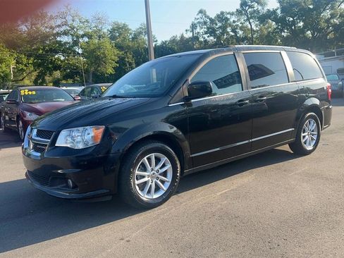 Used 2019 Dodge Grand Caravan SXT image 10