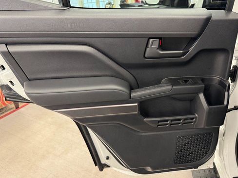 Used 2025 Toyota 4Runner TRD Off-Road image 17