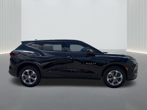 Used 2024 Chevrolet Blazer LT FWD image 4