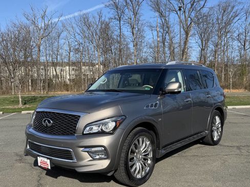Used 2016 INFINITI QX80 Luxe w/ 22" Wheel Package image 9