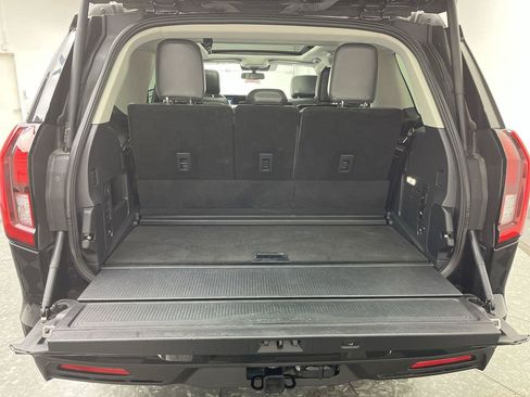 Used 2025 Ford Expedition Active AWD/4WD image 36