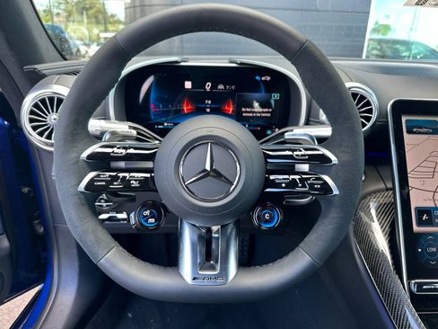 Used 2025 Mercedes-Benz SL 55 AMG 4MATIC image 16