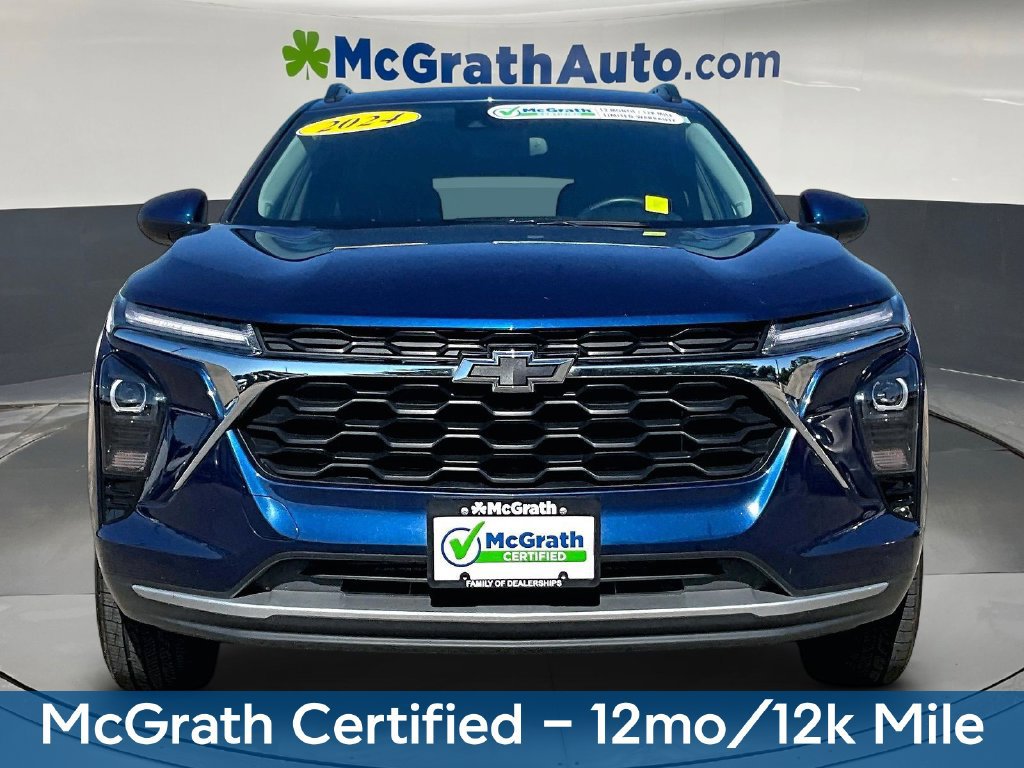 Used 2024 Chevrolet Trax LT w/ Driver Confidence Package FWD image 2