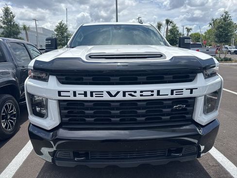 Used 2022 Chevrolet Silverado 2500 Custom w/ Custom Value Package AWD/4WD image 2