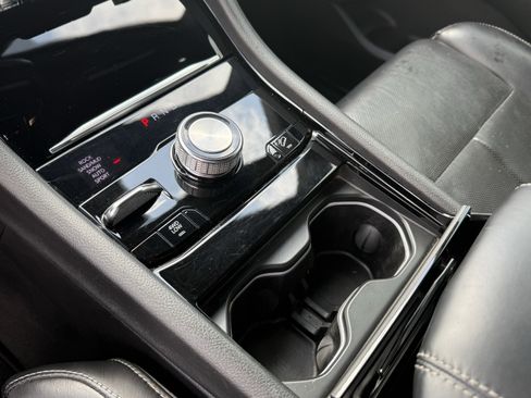 Used 2021 Jeep Grand Cherokee L Overland w/ Luxury Tech Group IV image 23