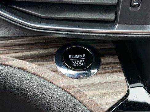 Used 2023 Ford Explorer Limited w/ Limited Technology Package image 30