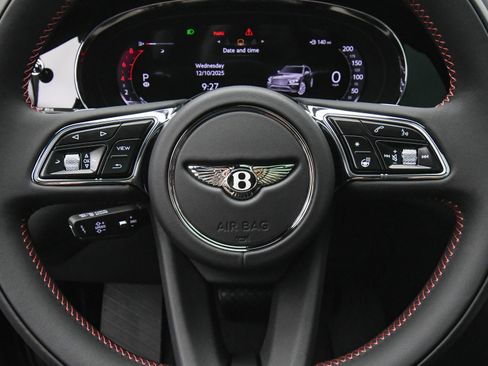 New 2025 Bentley Bentayga image 33