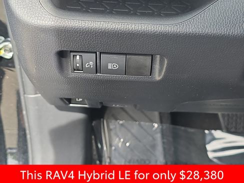 Used 2023 Toyota RAV4 LE image 32