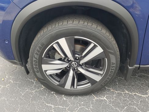 Certified 2021 Nissan Rogue Platinum image 4