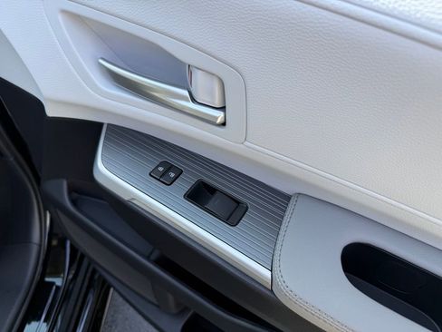 New 2026 Toyota Sienna XLE image 43