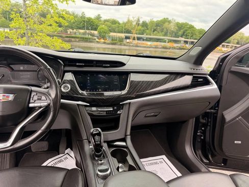 Used 2021 Cadillac XT6 Premium Luxury AWD/4WD image 13