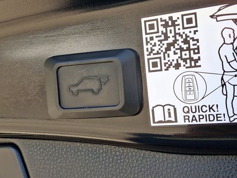 Used 2023 Toyota RAV4 Limited AWD/4WD image 28