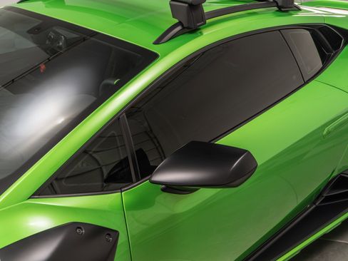 Used 2024 Lamborghini Huracan Sterrato image 40