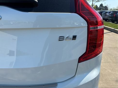 Used 2023 Volvo XC90 B6 Plus w/ Protection Package Premier AWD/4WD image 10
