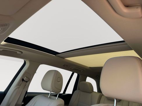 Used 2023 Mercedes-Benz GLS 450 4MATIC image 8