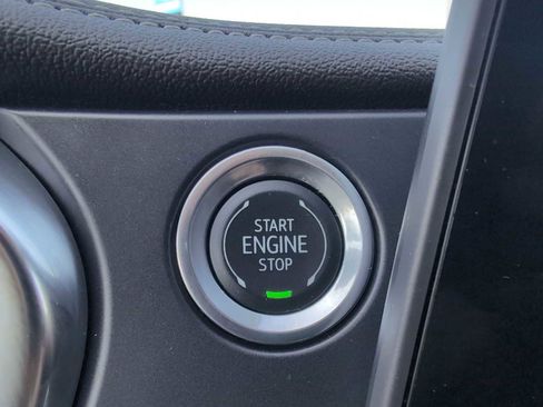 Used 2025 Chevrolet Blazer LT FWD image 16