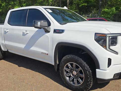 Used 2025 GMC Sierra 1500 AT4 AWD/4WD image 3