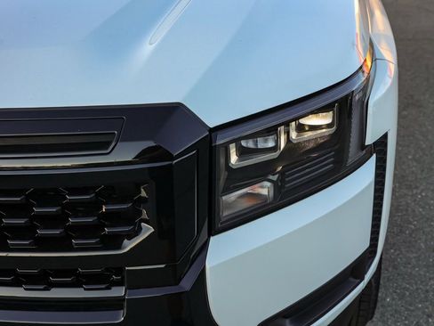 New 2026 Nissan Frontier SV w/ Tow Package image 10