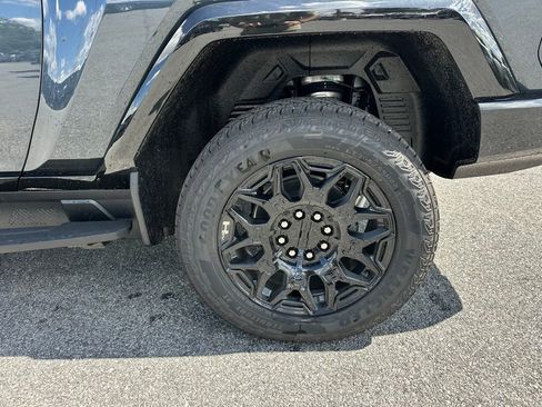 New 2026 GMC Hummer EV 4x4 Crew Cab w/ LPO, Sport Package image 40