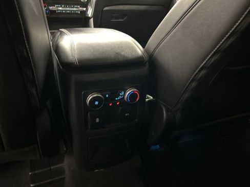Used 2022 Ford Explorer Limited image 22