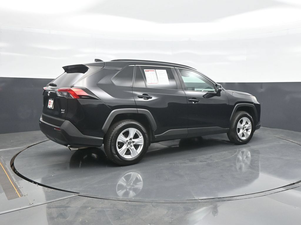 Used 2021 Toyota RAV4 XLE AWD/4WD image 7