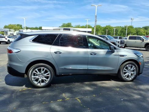Used 2024 Buick Enclave Premium AWD/4WD image 8