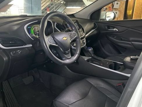 Used 2017 Chevrolet Volt LT w/ Comfort Package FWD image 8