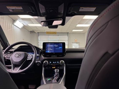Used 2025 Toyota RAV4 XSE w/ Weather Package AWD/4WD image 20